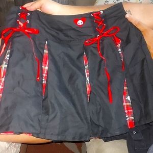 Goth skirt black and red no tags size L brand skelanimals